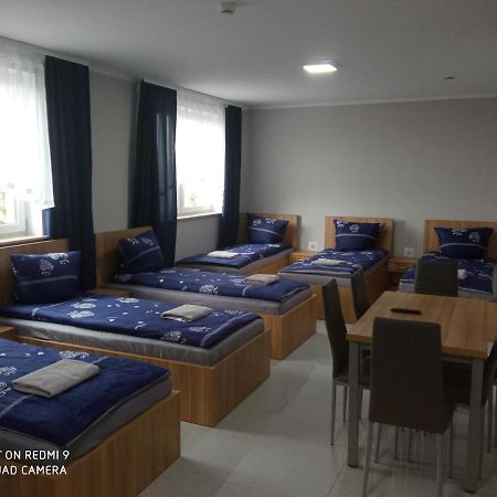Czerwony Szafir Grodzisk Hostel Grodzisk Mazowiecki Kültér fotó