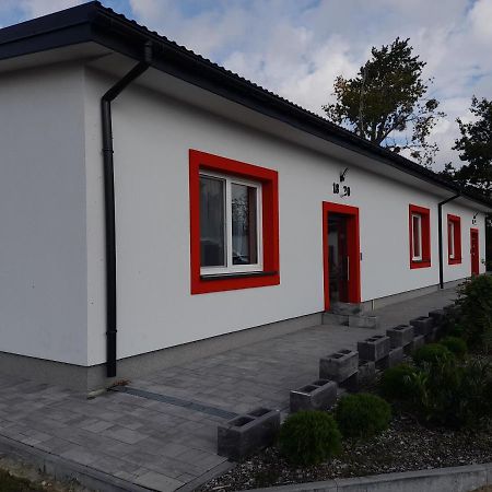 Czerwony Szafir Grodzisk Hostel Grodzisk Mazowiecki Kültér fotó