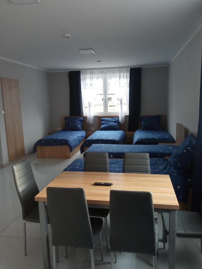 Czerwony Szafir Grodzisk Hostel Grodzisk Mazowiecki Kültér fotó