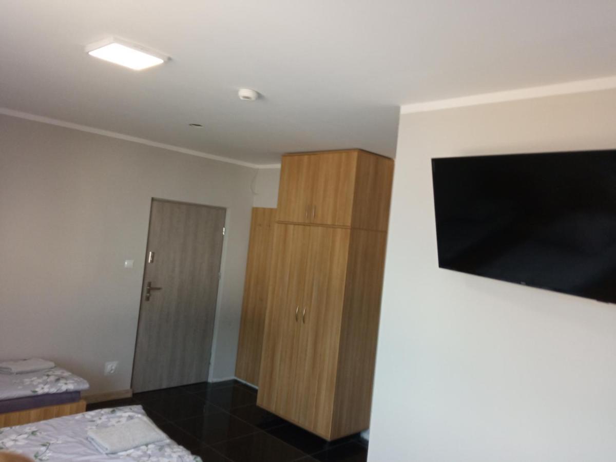 Czerwony Szafir Grodzisk Hostel Grodzisk Mazowiecki Kültér fotó